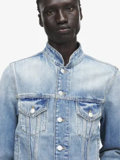 Giacca in denim con colletto rialzato da Uomo in Washed Blue