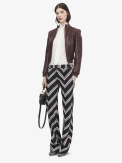 Pantaloni bumster a righe Chevron da Donna in Nero/Rosso