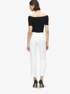 Top in Maglia con Spalle Scoperte da Donna in Nero
