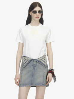 T-shirt con patch e logo ricamato da Donna in Avorio